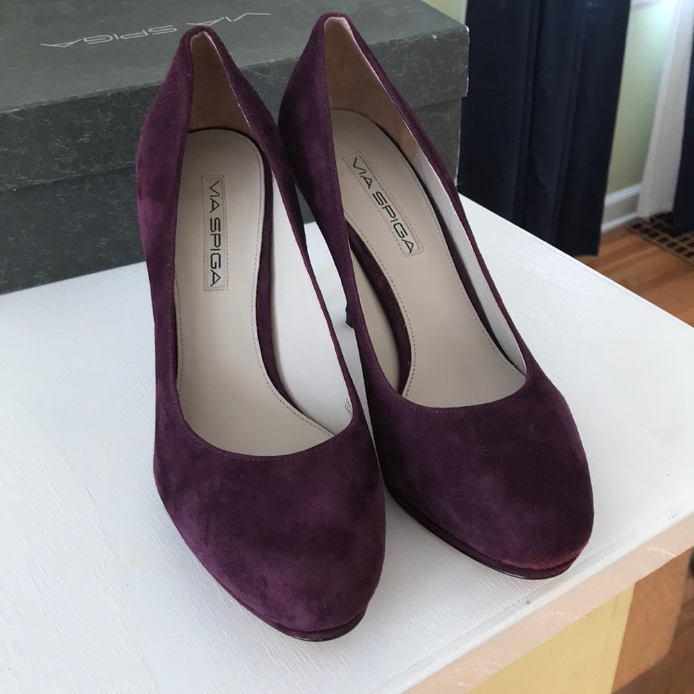 Via Spiga round-toe pumps (purple suede) 7.5B